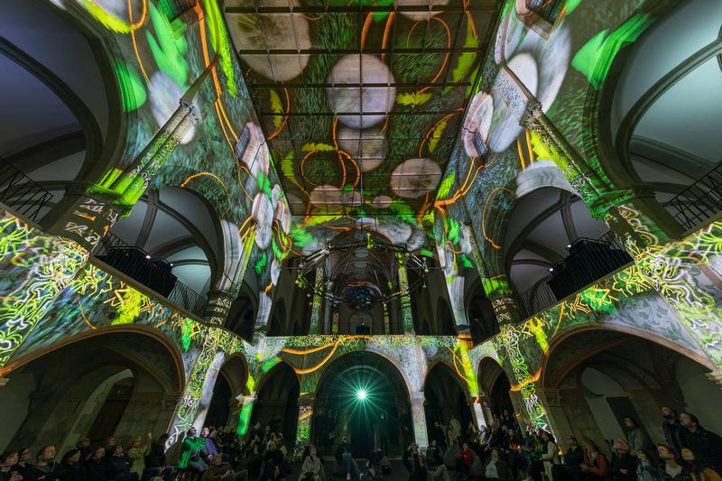 "Genesis - Die Erschaffung der Welt", immersive Licht- u. Videoshow mit Musik (alle 45 Min)